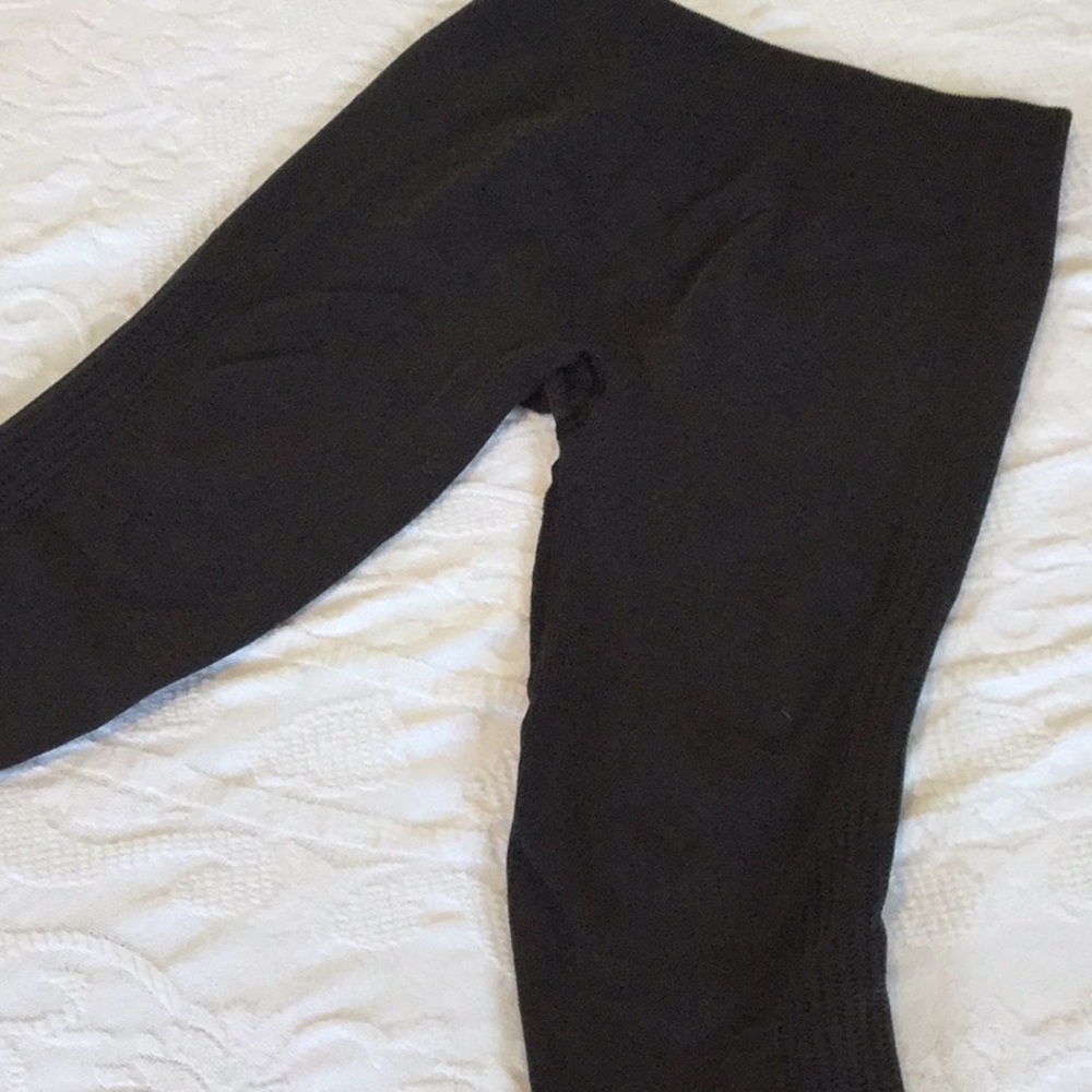 Seamless Lululemon Crops